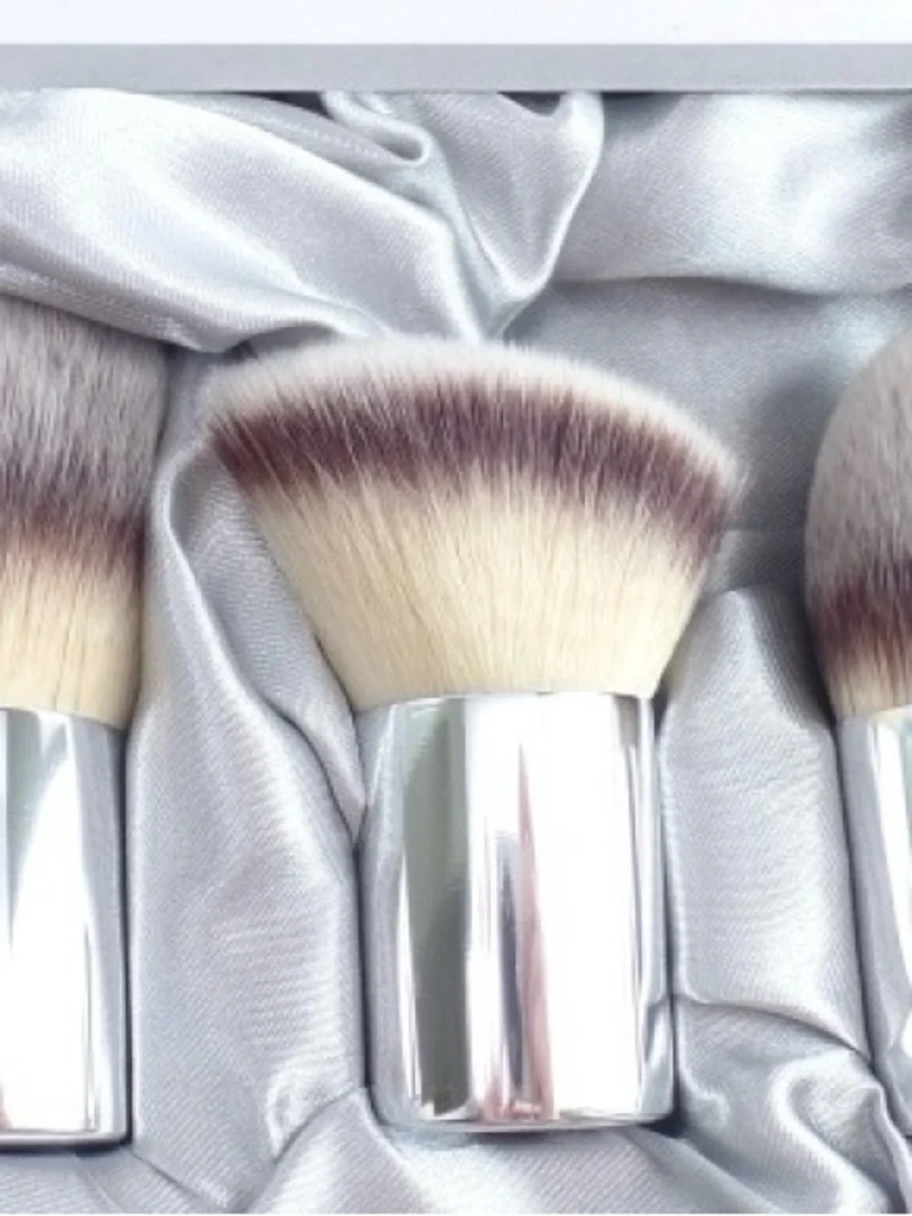 It Cosmetics Buki Brush Box set